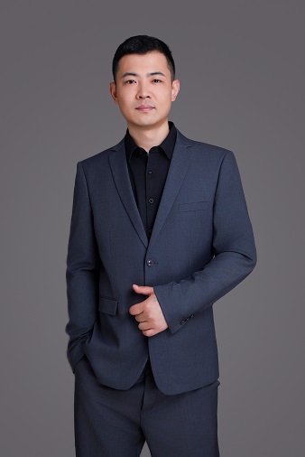 杜江鹏 \ 董事长